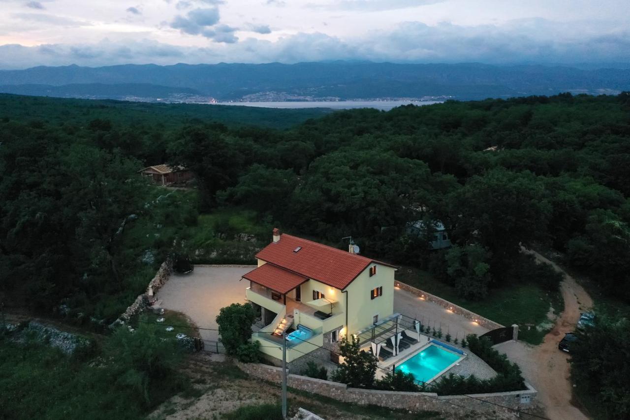 Holiday Home Tos Risika Exterior foto